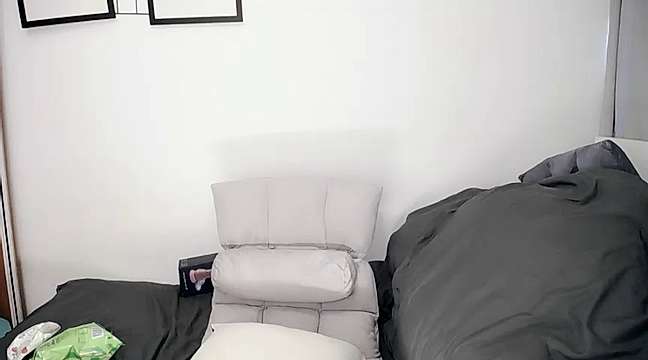 ___Lion_____ naked stripping on cam for live sex video chat