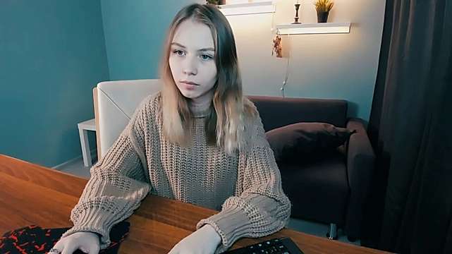 M00n__light naked stripping on cam for live sex video chat