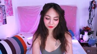 MelsiLui naked stripping on cam for live sex video chat