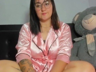 Michelleowen nude on cam – live sex chat