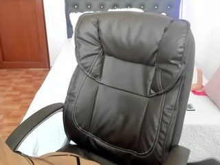MiluLover nude on cam – live sex chat