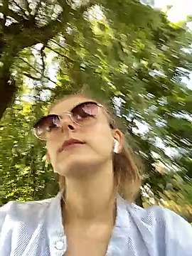 -mini_di- naked stripping on cam for live sex video chat