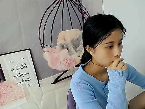 QX_Ruirui naked stripping on cam for live sex video chat