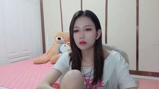 Rihannayaii naked stripping on cam for live sex video chat