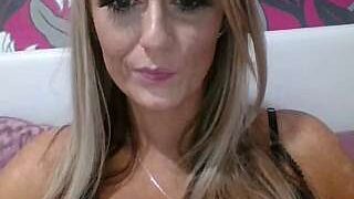 SammiixStars naked stripping on cam for live sex video chat