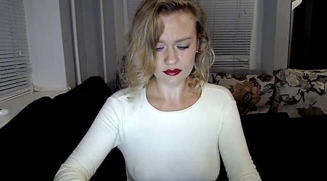 SaraIbrahimova naked stripping on cam for live sex video chat