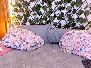 Sunsshine-Blue nude on cam – live sex chat