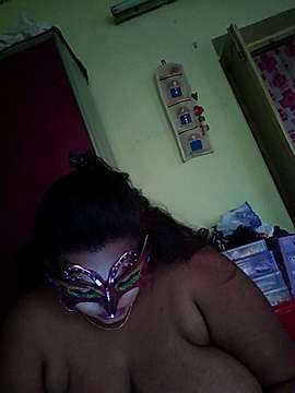 sweetheartmona naked stripping on cam for live sex video chat