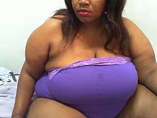 Thickleeyana66 naked stripping on cam for live sex video chat