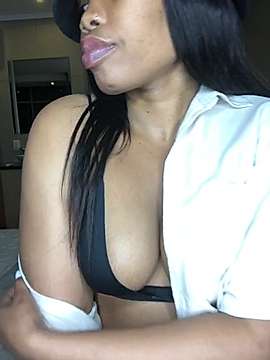 XolisileM naked stripping on cam for live sex video chat