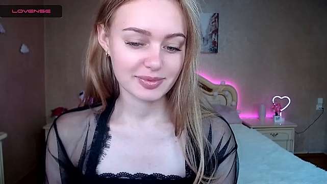 AmberSkyy naked stripping on cam for live sex video chat