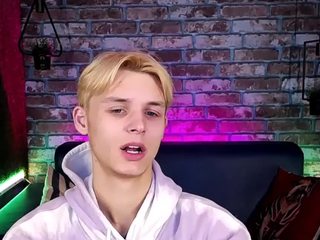 BobCandy nude on cam – live sex chat