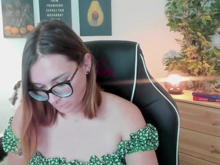 Caroline nude on cam – live sex chat