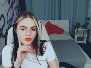 DinaJames nude on cam – live sex chat