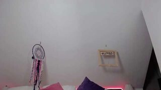 elizabeth_russo naked stripping on cam for live sex video chat