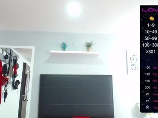 Eylin-rocks nude on cam – live sex chat