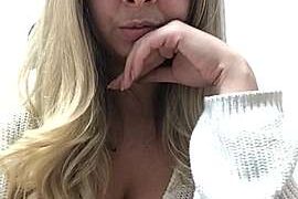 Fantasy-Alice naked stripping on cam for live sex video chat