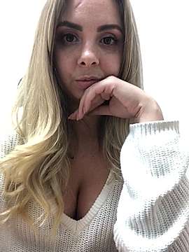 Fantasy-Alice naked stripping on cam for live sex video chat