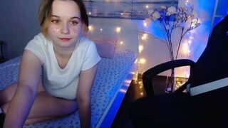 hloya_go naked stripping on cam for live sex video chat