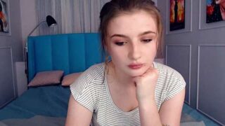 kicunya naked stripping on cam for live sex video chat
