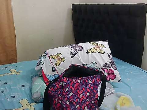 lexy_hot naked stripping on cam for live sex video chat