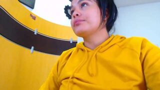 Merylintwig naked stripping on cam for live sex video chat