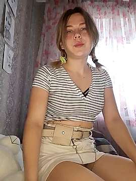Mirra_Golden naked stripping on cam for live sex video chat