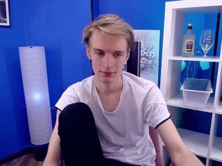 PierceGrant nude on cam – live sex chat