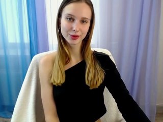 Pretty-Lola nude on cam – live sex chat
