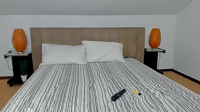 QueenAline naked stripping on cam for live sex video chat