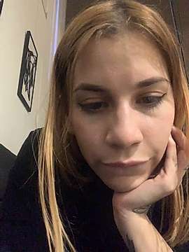 savannah_11 naked stripping on cam for live sex video chat