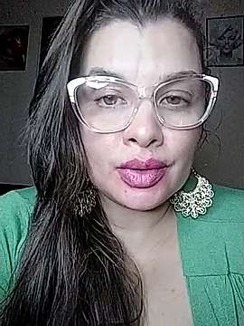 Showfull2k naked stripping on cam for live sex video chat