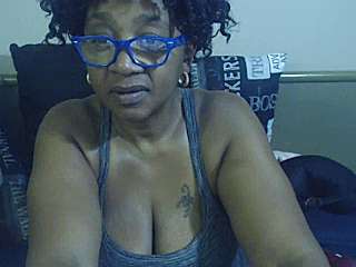 SugarAndSpiceX naked stripping on cam for live sex video chat