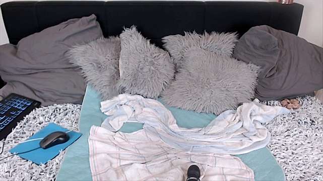 Sweet_Bella95 naked stripping on cam for live sex video chat