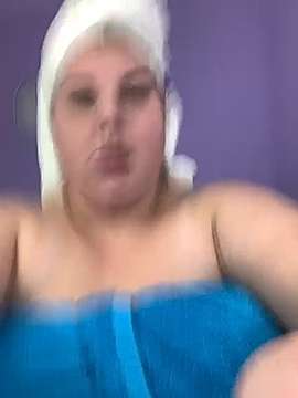 Sweet_Li_za naked stripping on cam for live sex video chat
