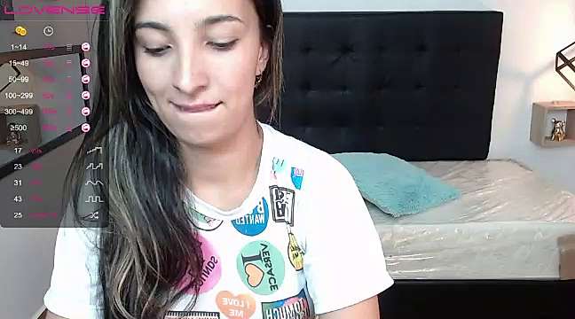 Turquesa04 naked stripping on cam for live sex video chat