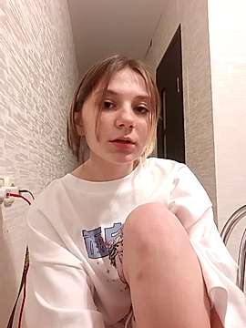 Yarosslavaa naked stripping on cam for live sex video chat