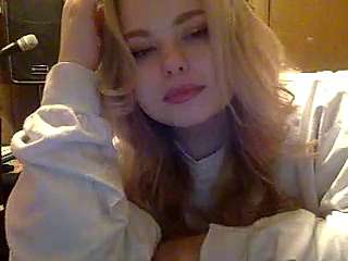 curvycollegeblondie naked stripping on cam for live sex video chat
