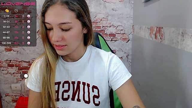 laurem_roy naked stripping on cam for live sex video chat