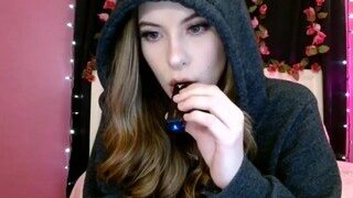 Lily Belle nude on cam – live sex chat