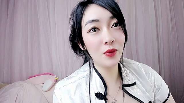 littlecake99 naked stripping on cam for live sex video chat