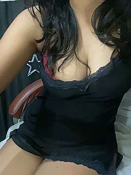 _Maevee_ naked stripping on cam for live sex video chat