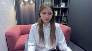 MaryannSoft naked stripping on cam for live sex video chat