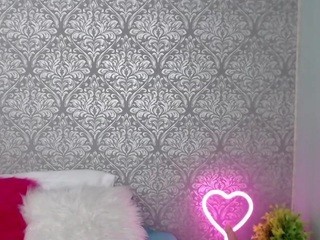 Stefania-linda nude on cam – live sex chat