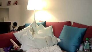 YummyMlifyxx naked stripping on cam for live sex video chat