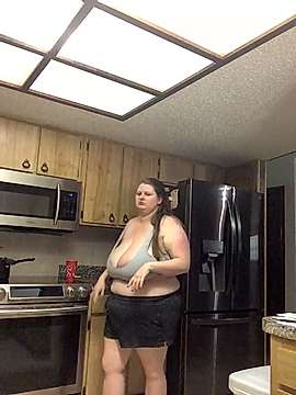 BustyBrandy420 naked stripping on cam for live sex video chat