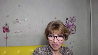 HollySquirt_ naked stripping on cam for live sex video chat