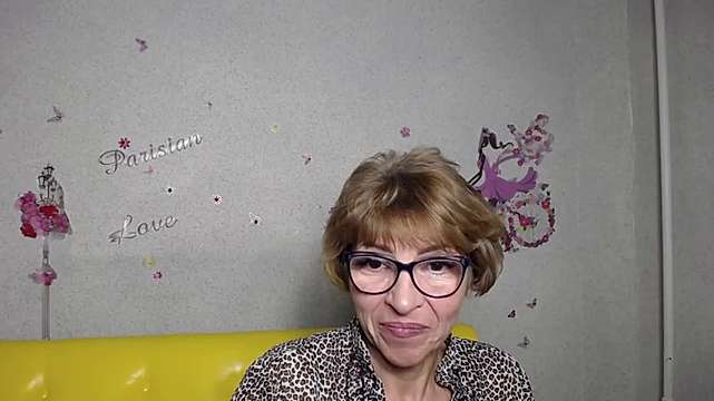 HollySquirt_ naked stripping on cam for live sex video chat