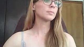 SavannaGirly naked stripping on cam for live sex video chat