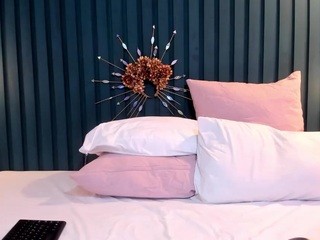 Shine-Lune nude on cam – live sex chat